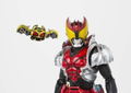 S.H.Figuarts Shinkocchou Seihou Kamen Rider Kiva: Kiva Form thumbnail 2