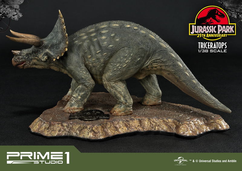 Jurassic Park Prime Collectible 1/38 Scale Figure: Triceratops image 11