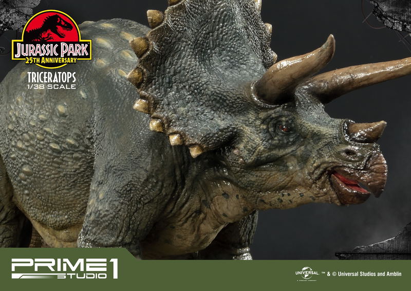 Jurassic Park Prime Collectible 1/38 Scale Figure: Triceratops image 15