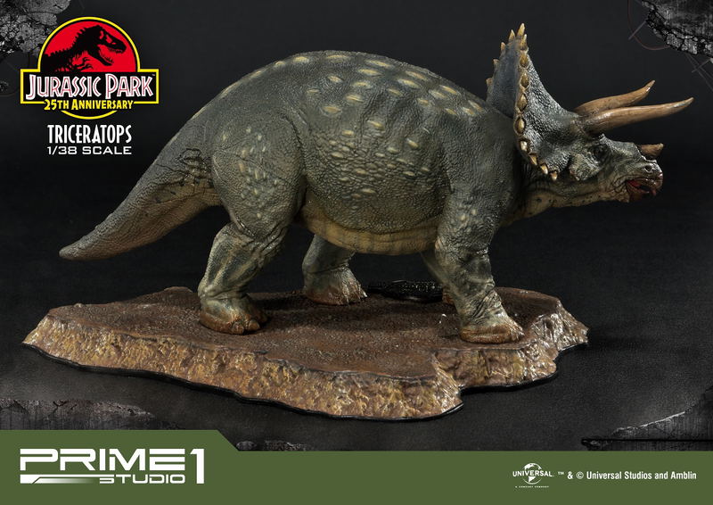 Jurassic Park Prime Collectible 1/38 Scale Figure: Triceratops image 7