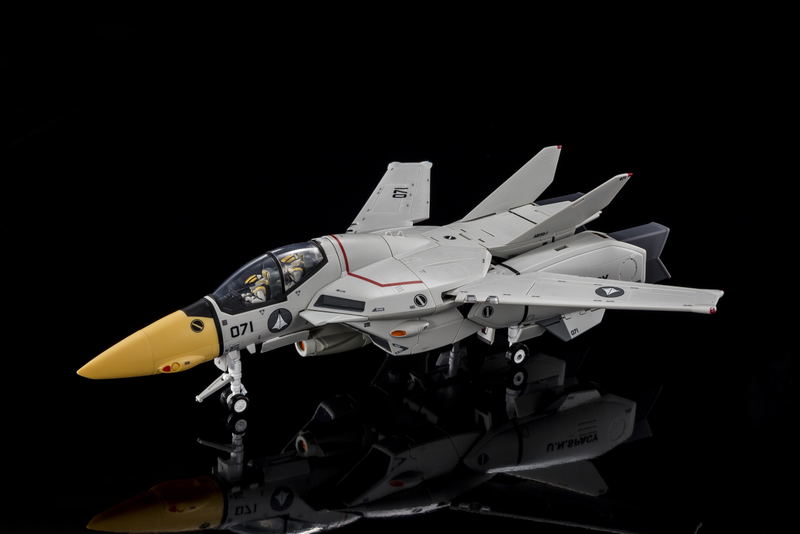 Macross Do You Remember Love? 1/60 Perfect Trance: VE-1 Elint Seeker Premium Finish image 2