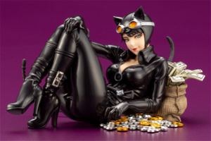 DC Comics Bishoujo DC Universe Batman 1/7 Scale Pre-Painted Figure: Catwoman Returns