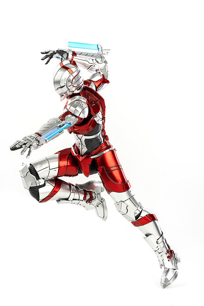 Ultraman 1/6 Scale Action Figure: Ultraman Suit (Anime Ver.) image 7