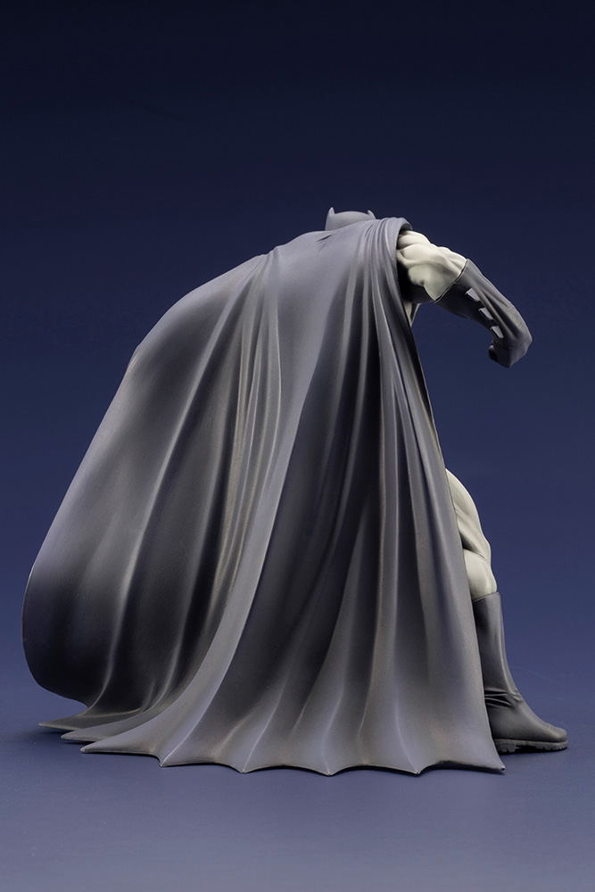 ARTFX+ DC Universe Batman Hush 1/10 Scale Pre-Painted Figure: Batman image 4