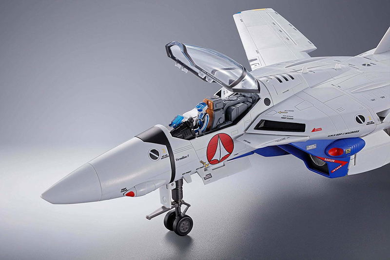 DX Chogokin Macross Delta: VF-1A Valkyrie (Maximilian Jenius Custom) image 10