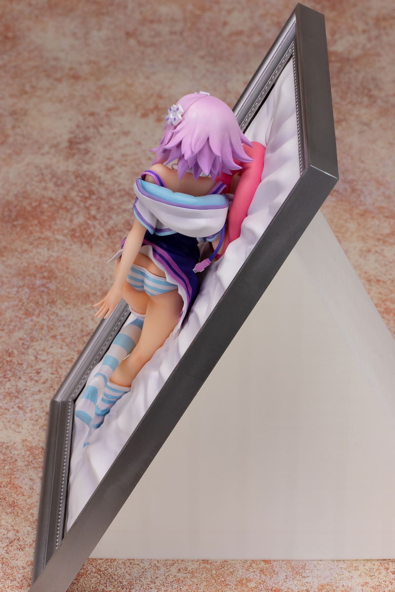 Hyperdimension Neptunia The Animation 1/7 Scale Pre-Painted Figure: Neptune Nesoberi Ver. image 5