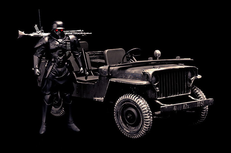 PLAMAX MF-35 The Red Spectacles 1/20 Scale Model Kit: Minimum Factory Protect Gear with Special Investigations Unit Patrol Vehicle image 2