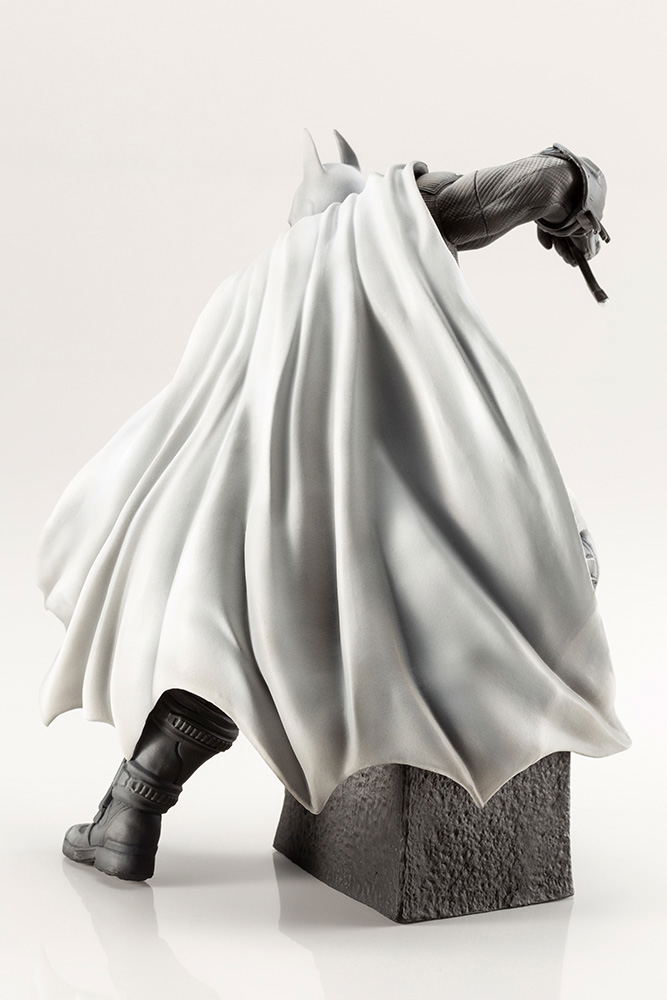 ARTFX+ DC Universe 1/10 Scale Pre-Painted Figure: Batman Arkham Series 10th Anniversary Limited Edition image 5