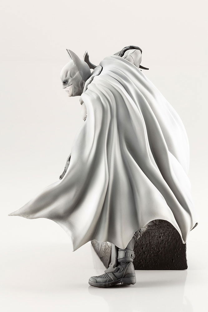 ARTFX+ DC Universe 1/10 Scale Pre-Painted Figure: Batman Arkham Series 10th Anniversary Limited Edition image 6