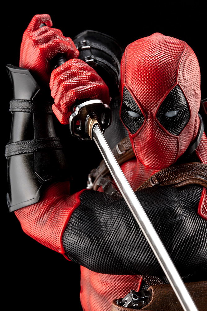 Marvel Universe 1/6 Scale Maximum Fine Art Statue: Deadpool image 10