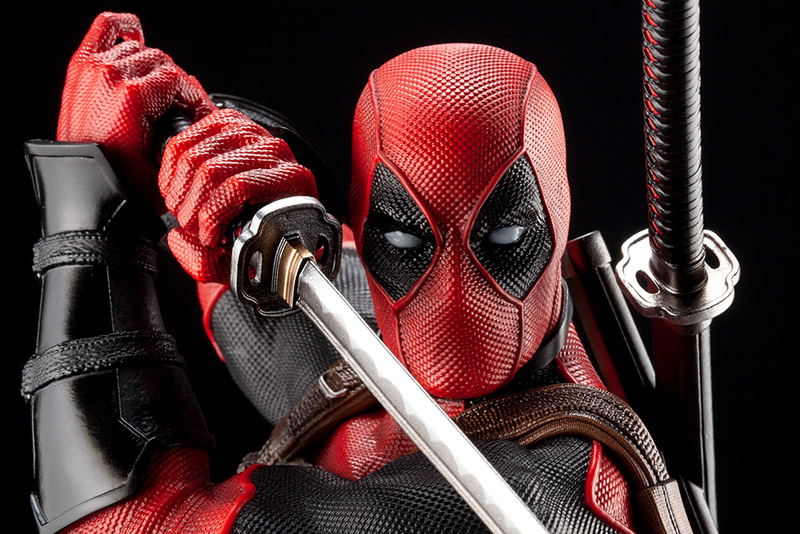 Marvel Universe 1/6 Scale Maximum Fine Art Statue: Deadpool image 11
