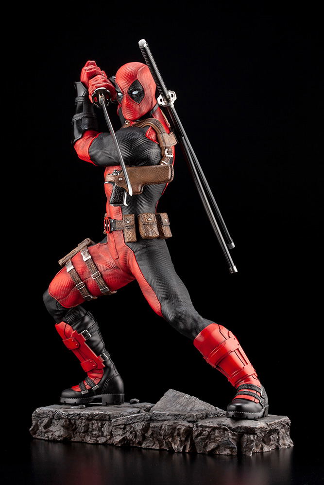Marvel Universe 1/6 Scale Maximum Fine Art Statue: Deadpool image 3