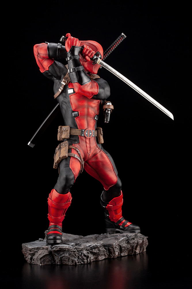 Marvel Universe 1/6 Scale Maximum Fine Art Statue: Deadpool image 8