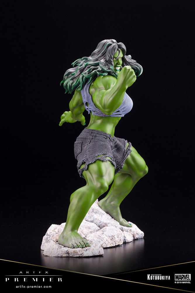 Artfx Premier Marvel Universe Avengers 1/10 Scale Pre-Painted Figure: She-Hulk image 9