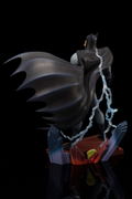 ARTFX+ Batman The Animated Series 1/10 Scale Pre-Painted Figure: Batman Animated Opening Edition thumbnail 5