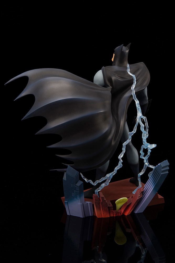 ARTFX+ Batman The Animated Series 1/10 Scale Pre-Painted Figure: Batman Animated Opening Edition image 5