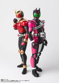 S.H.Figuarts Shinkocchou Seihou Kamen Rider Kuuga: Mighty Form Kamen Rider Decade Ver. thumbnail 6
