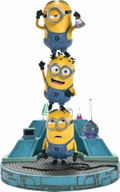 Despicable Me Prime Collectible Figure: Minions in Laboratory thumbnail 1