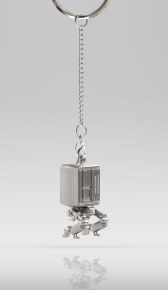 NieR:Automata Metal Key Chain Pod 042 image 3