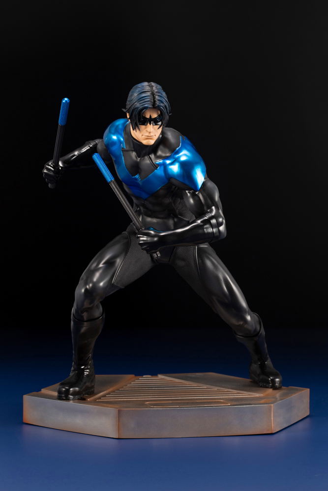ARTFX DC Universe 1/6 Scale Pre-Painted Figure: Nightwing image 9
