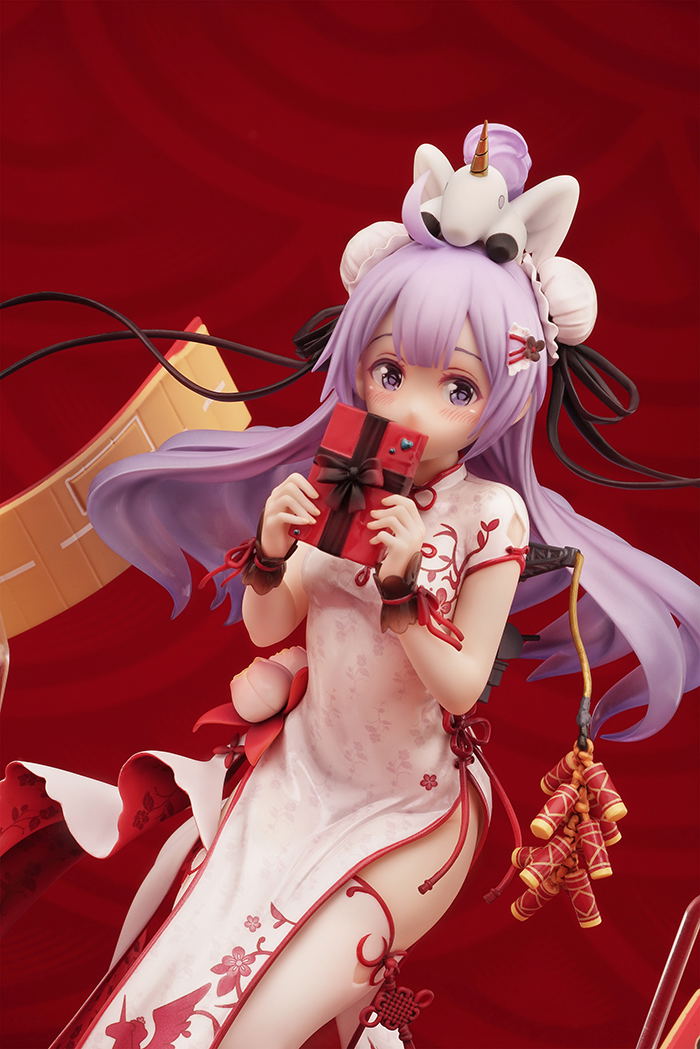Azur Lane 1/7 Scale Pre-Painted Figure: Unicorn Spring's Present image 4