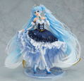 Character Vocal Series 01 Hatsune Miku 1/7 Scale Pre-Painted Figure: Snow Miku Snow Princess Ver. thumbnail 3