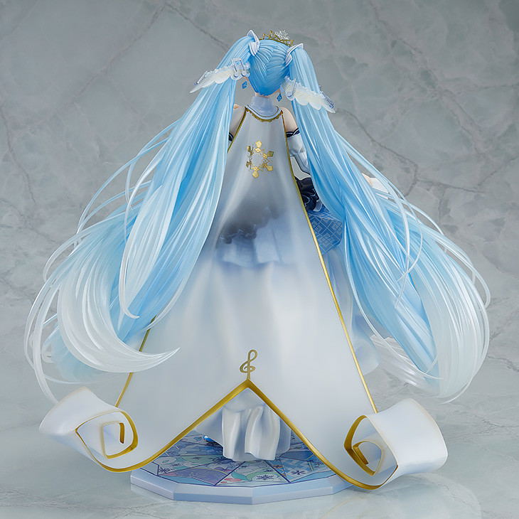 Character Vocal Series 01 Hatsune Miku 1/7 Scale Pre-Painted Figure: Snow Miku Snow Princess Ver. image 4
