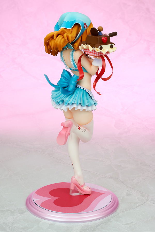 Girls und Panzer Dream Tech 1/7 Scale Pre-Painted Figure: Saori Takebe [Valentine Apron] image 4