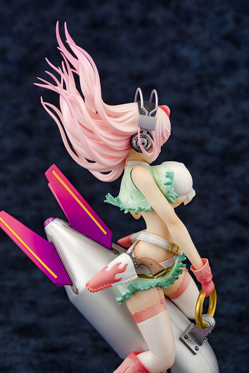Super Sonico 1/7 Scale Pre-Painted Figure: Super Sonico Love Bomber! image 12