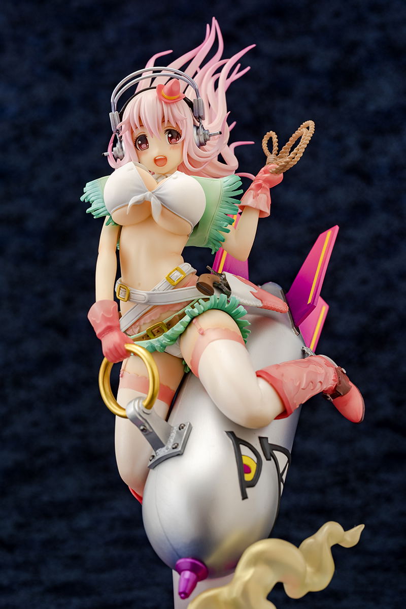 Super Sonico 1/7 Scale Pre-Painted Figure: Super Sonico Love Bomber! image 17