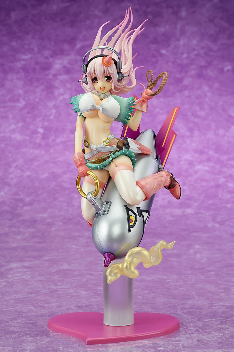 Super Sonico 1/7 Scale Pre-Painted Figure: Super Sonico Love Bomber! image 2