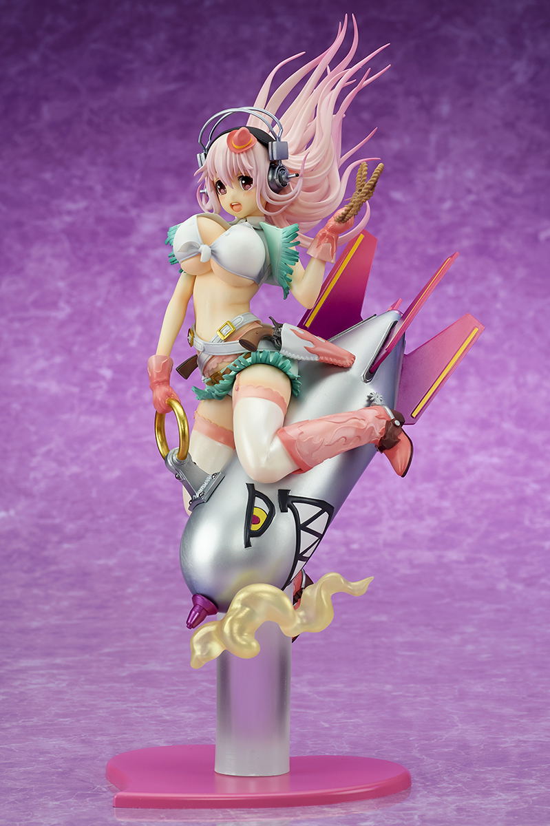 Super Sonico 1/7 Scale Pre-Painted Figure: Super Sonico Love Bomber! image 4
