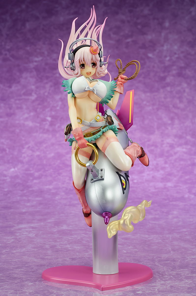 Super Sonico 1/7 Scale Pre-Painted Figure: Super Sonico Love Bomber! image 5
