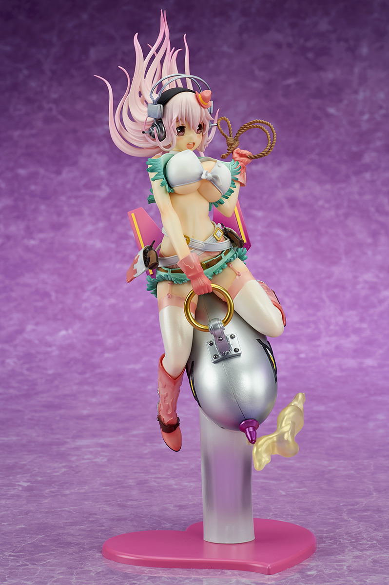Super Sonico 1/7 Scale Pre-Painted Figure: Super Sonico Love Bomber! image 6