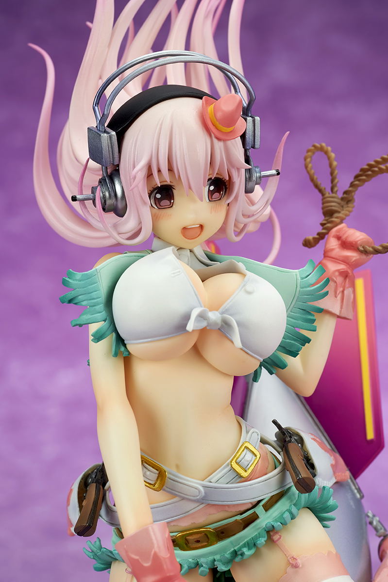 Super Sonico 1/7 Scale Pre-Painted Figure: Super Sonico Love Bomber! image 9