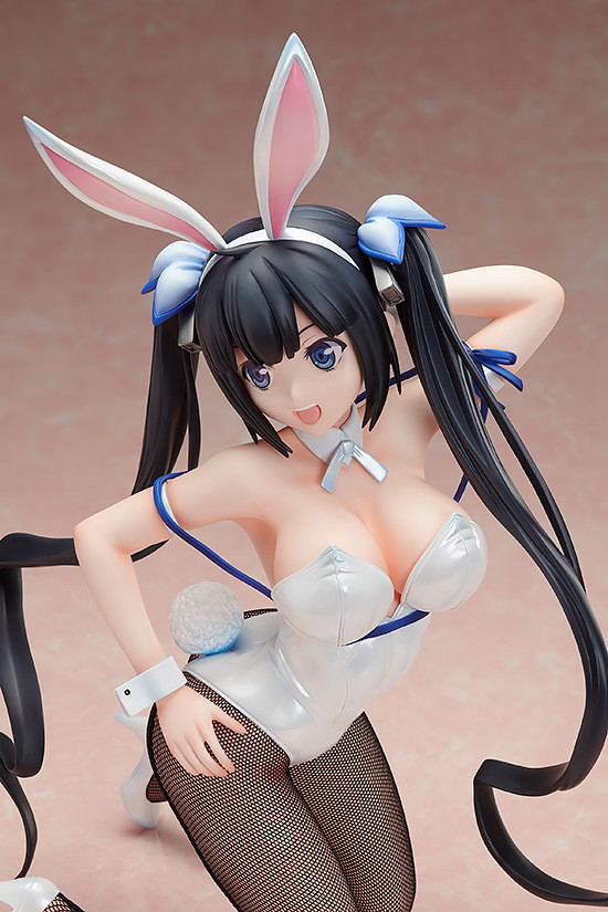 Is It Wrong to Try to Pick Up Girls in a Dungeon? II 1/4 Scale Pre-Painted Figure: Hestia Bunny Ver. image 4