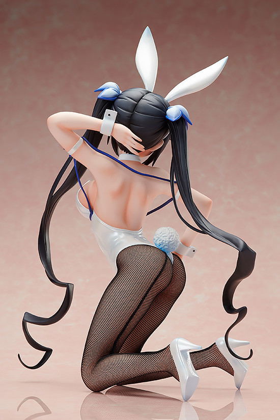 Is It Wrong to Try to Pick Up Girls in a Dungeon? II 1/4 Scale Pre-Painted Figure: Hestia Bunny Ver. image 7