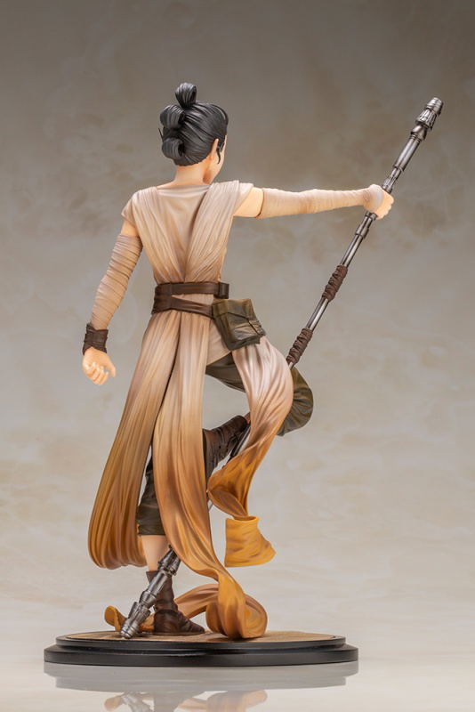 ARTFX Artist Series Star Wars The Force Awakens 1/7 Scale Pre-Painted Figure: Rey -Descendant of Light- image 6