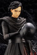 ARTFX Artist Series Star Wars The Force Awakens 1/7 Scale Pre-Painted Figure: Kylo Ren -Cloaked in Shadows- thumbnail 13