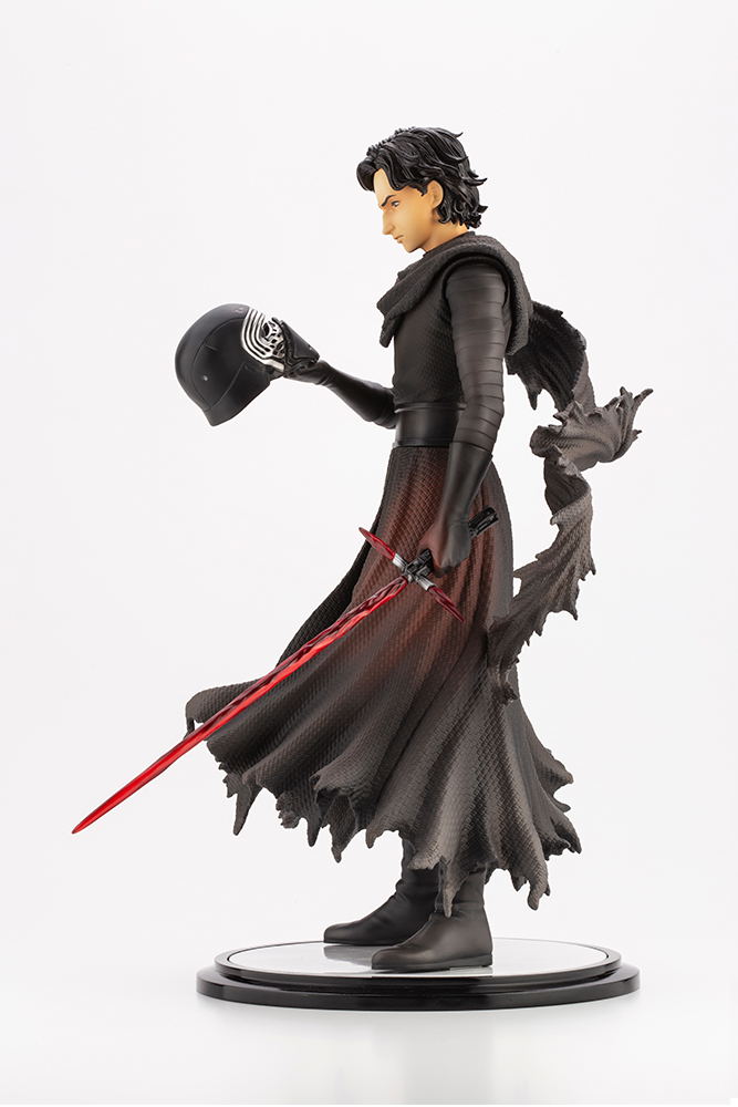ARTFX Artist Series Star Wars The Force Awakens 1/7 Scale Pre-Painted Figure: Kylo Ren -Cloaked in Shadows- image 2