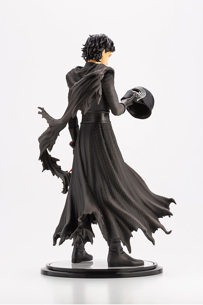 ARTFX Artist Series Star Wars The Force Awakens 1/7 Scale Pre-Painted Figure: Kylo Ren -Cloaked in Shadows- image 5