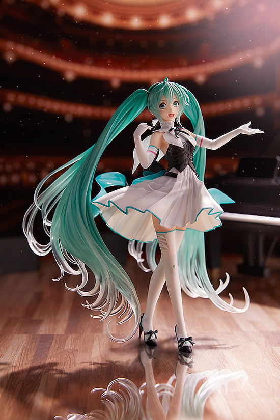 Character Vocal Series 01 Hatsune Miku 1/8 Scale Pre-Painted Figure: Hatsune Miku Symphony 2019 Ver. image 3