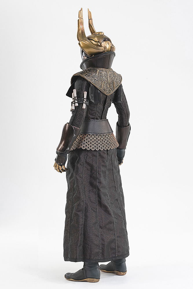 Destiny 2 1/6 Scale Collectible Figure: Warlock Philomath Golden Trace Shader image 6