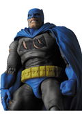 MAFEX Batman The Dark Knight Returns: Batman (TDKR - The Dark Knight Triumphant) thumbnail 10