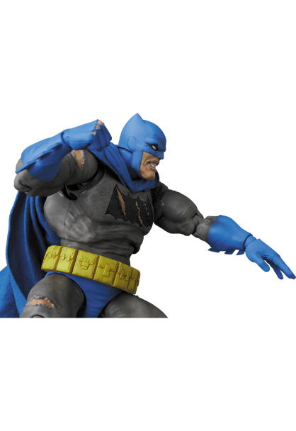 MAFEX Batman The Dark Knight Returns: Batman (TDKR - The Dark Knight Triumphant) image 11