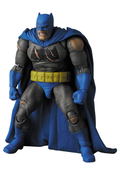 MAFEX Batman The Dark Knight Returns: Batman (TDKR - The Dark Knight Triumphant) thumbnail 4