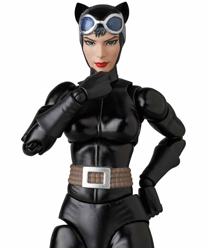 MAFEX Batman Hush: Catwoman Hush Ver. image 4