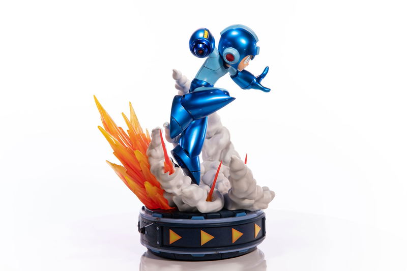 Mega Man 11 1/4 Scale Statue: Mega Man image 4