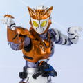 S.H.Figuarts Kamen Rider Zero-One: Kamen Rider Valkyrie Rushing Cheetah thumbnail 2
