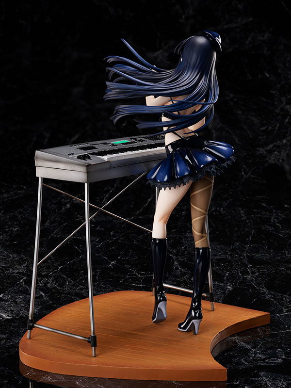 White Album 2 1/7 Scale Pre-Painted Figure: Kazusa Touma Live Ver. image 2
